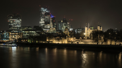 Fototapeta na wymiar Tower of London at night.