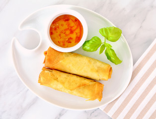 Crispy vegetable spring rolls