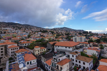 Fototapeta na wymiar Views of Funchal from the cable car (Madeira)