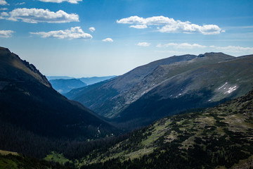 Naklejka premium view of mountains