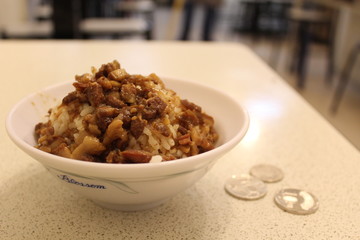台湾のルーローハン