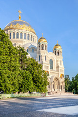 Fototapeta na wymiar Naval Cathedral of St. Nicholas the Wonderworker in the city of Kronstadt