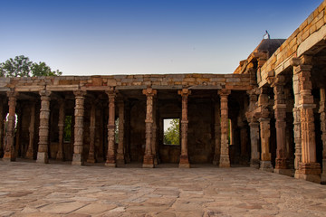 old amphitheater at qutub minar