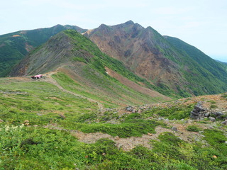 Fototapeta na wymiar 茶臼岳の登りから朝日岳