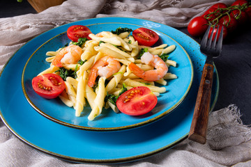 strozzapreti pasta with spinach and shrimp