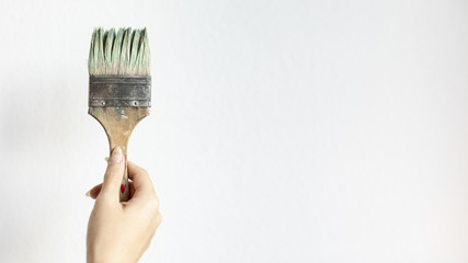 Close-up woman with brush and copy-space