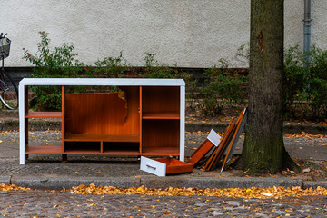 Bulky waste on the sidewalk, waste on streets