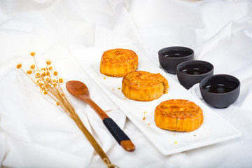 China Mid-Autumn Festival food-moon cakes
