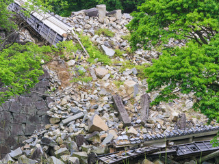被災した熊本城の城壁　熊本県熊本市