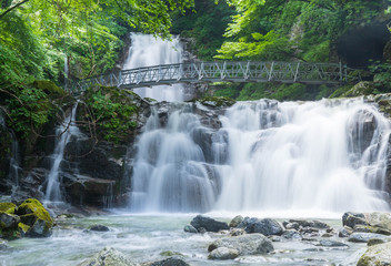 Fototapeta na wymiar 夏の石空川渓谷一の滝と二の滝
