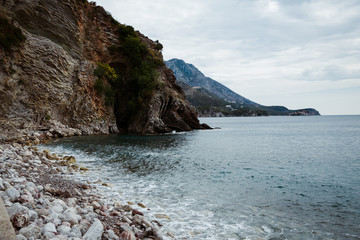 Fototapeta na wymiar houses on a cliff above the sea