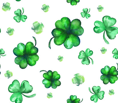 Seamless pattern with clover leaves on a white background. Watercolor pattern with trefoil and four leaf clover. Illustration for St. Patrick's Day. Irish traditions.