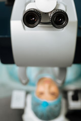 Selective focus of a medical device for eye testing