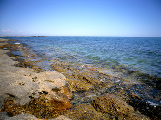 Fototapeta na wymiar Beautiful seascape from the shore