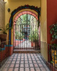 Naklejka premium Arched entrance gate in San Miguel de Allende