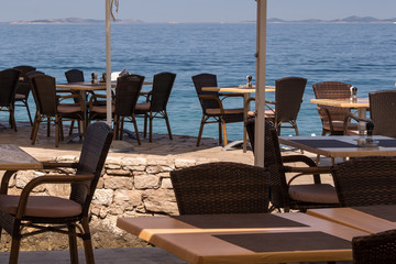 Empty restaurant at the seasinde