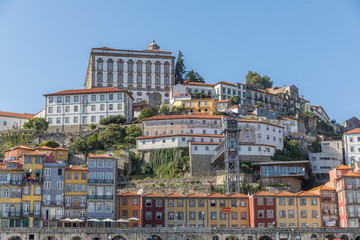 Fototapeta premium Façades colorées à Porto, Portugal