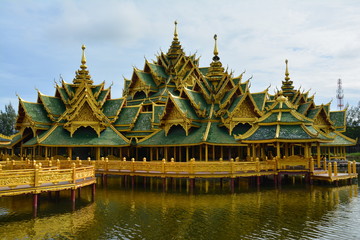 Naklejka premium Magnifique Temple Thaïlande Asie