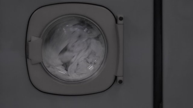 Waschmaschine im Waschsalon 