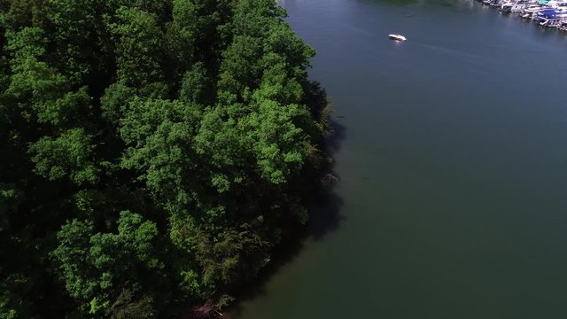 Tilt up aerial, boats on Laurel River Lake