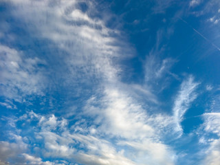 Obraz premium Blue sky with white clouds