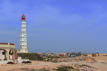 Fototapeta na wymiar Latarnia na portugalskim wybrzeżu