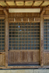 door with shimenawa
