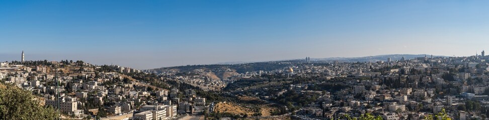 Fototapeta na wymiar Aerial panorama of Jerusalem from Mount Scopus with view of the Dome Of the Rock and the Old City