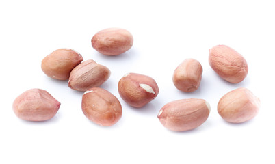 Obraz premium peanuts isolated on white background