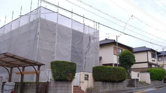 工事中の住宅　リフォーム　増改築　一戸建て