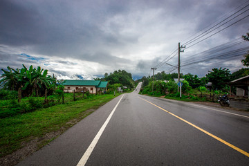 The natural background of the green grass mountain, which can be seen from the roadside accommodation on the road, the beauty of nature found in the tourist attractions.