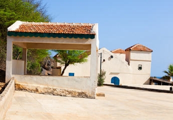 la maison aux fenêtres bleu