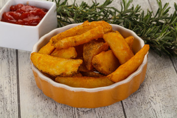 Fried potato slices