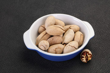 Pecan nuts heap