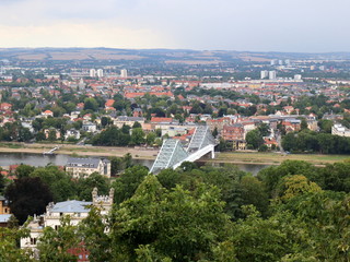 Fototapeta premium Blick auf das Blaue Wunder in Dresden