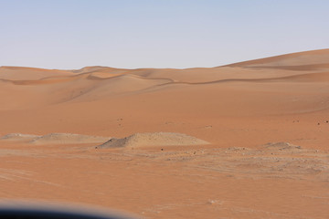 Straße durch die arabische Sandwüste