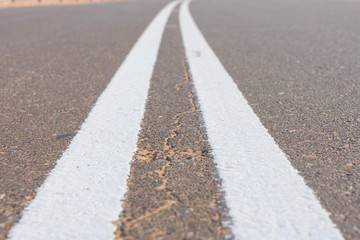 Straße durch die arabische Sandwüste