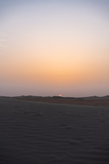 Arabische Sandwüste bei Sonnenaufgang