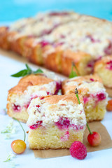 Streuselkuchen mit Beeren	