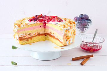 Leckere Torte mit Pflaumen