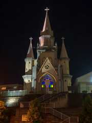 Fototapeta na wymiar 夜のカトリック教会