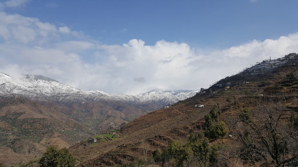 Fototapeta na wymiar Road to Malam Jabba, Swat Valley KPK