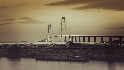 Most w Dani na Duży Bełt na morzu bałtyckim - obrazy, fototapety, plakaty