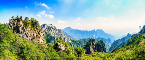 Photo sur Plexiglas Monts Huang Landscape of Mount Huangshan (Yellow Mountains). UNESCO World Heritage Site. Located in Huangshan, Anhui, China.