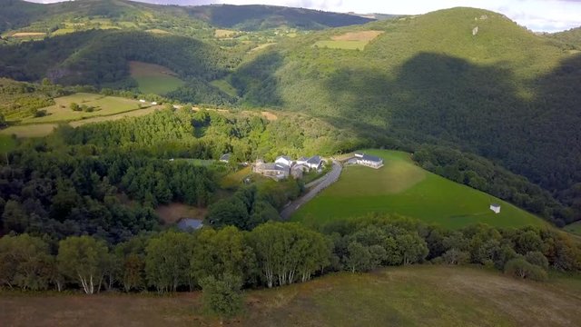 VALLEYS AND MOUNTAINS OF CAUREL..LIVESTOCK REGION. WAY OF SANT JAMES