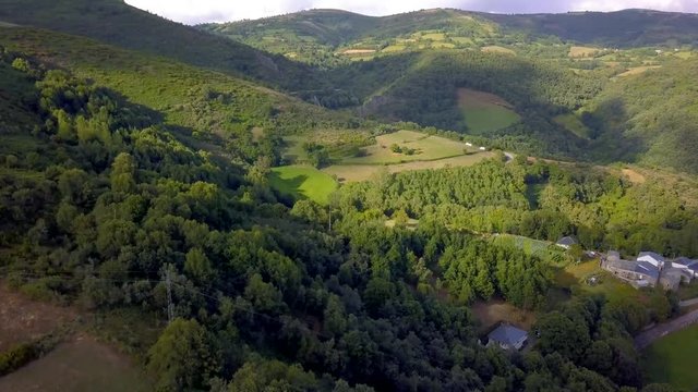 VALLEYS AND MOUNTAINS OF CAUREL..LIVESTOCK REGION. WAY OF SANT JAMES
