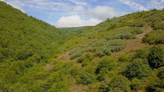 VALLEYS AND MOUNTAINS OF CAUREL..LIVESTOCK REGION. WAY OF SANT JAMES