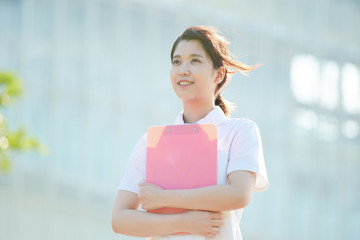 Fototapeta premium 白衣の女性