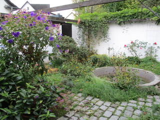 herbstlicher Innenhof