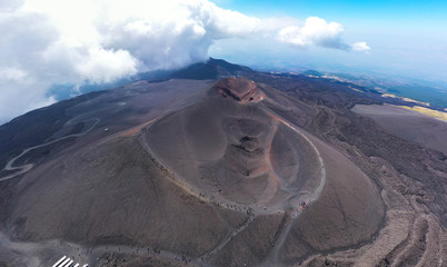 I Crateri Barbagallo sul vulcano Etna in Sicilia visti dall'alto © Etna ·REC Attivo